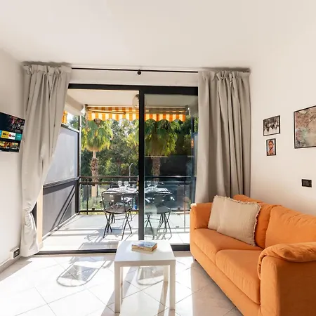 Guesthost - Bright Terrace Near Appartamento Sanremo