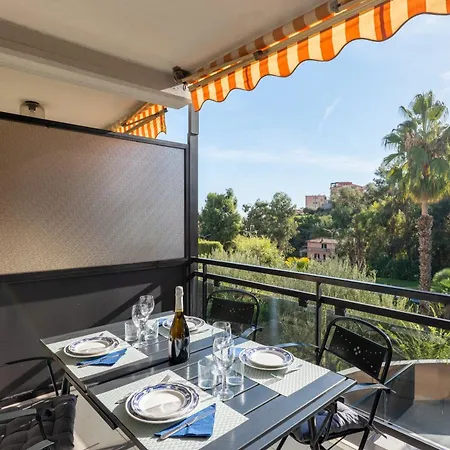 Guesthost - Bright Terrace Near Διαμέρισμα