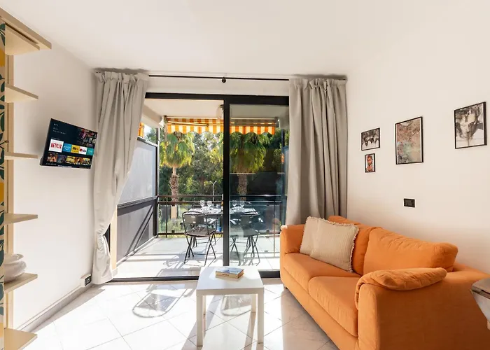 Guesthost - Bright Terrace Near Appartamento Sanremo